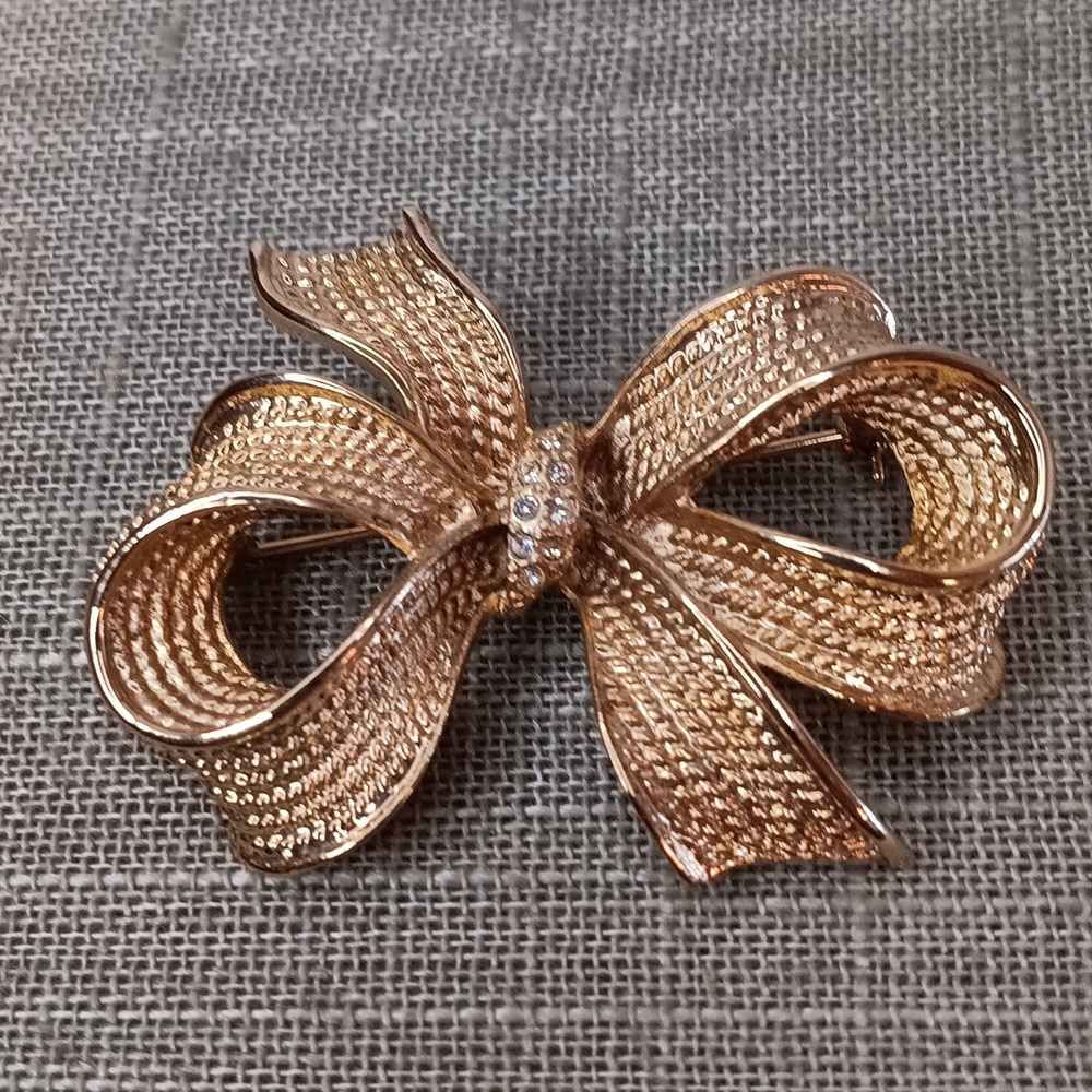 Allison Reed Gold Tone Bow Brooch